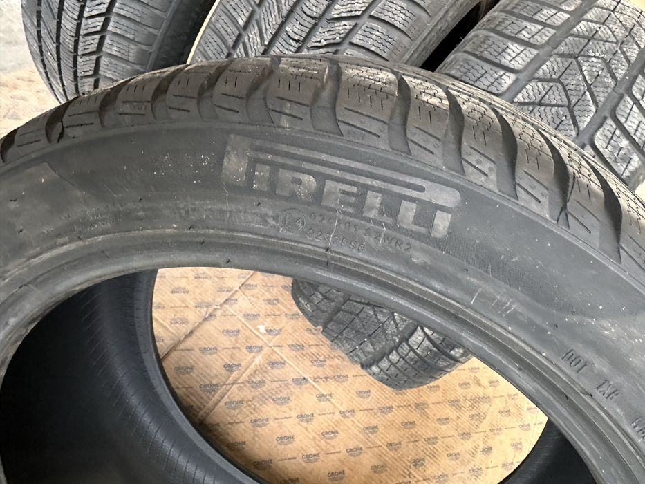 Резина зимная.   Continental.   235.45.18    Romania