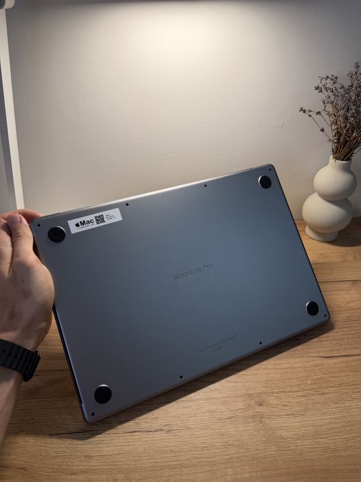MacBook Pro 16’ 2021 M1 Max 32Gb 512Gb SSD 24 GPU