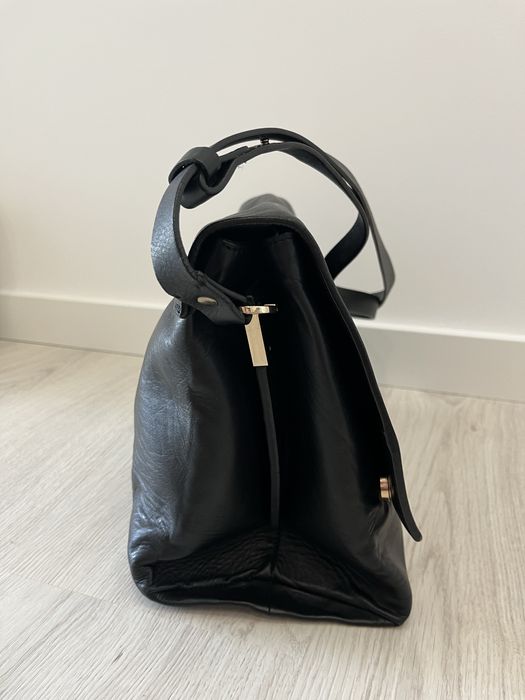 Mala tiracolo preta em pela, Zara