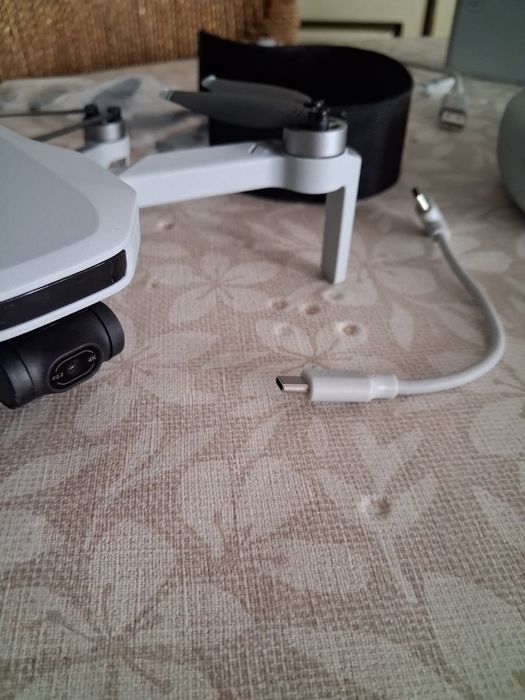 Drone potensic atom 3 eixos impecável