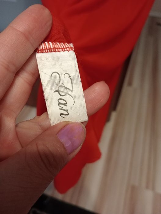 Czerwona haleczka koszulka nocna z koronką