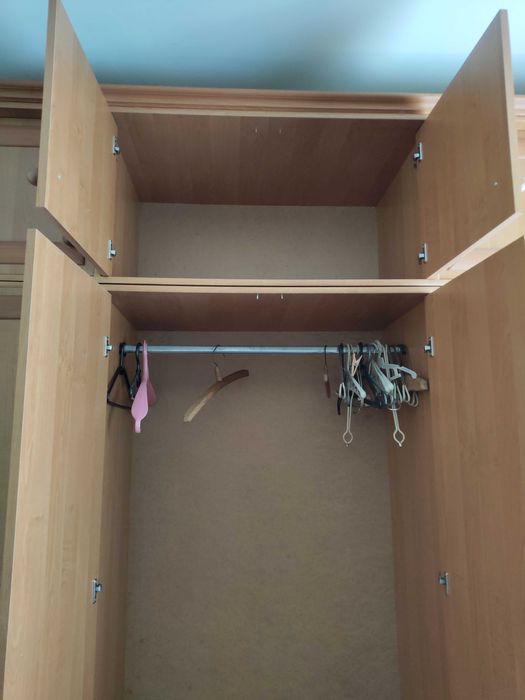 Продам шафу з антрисолями.