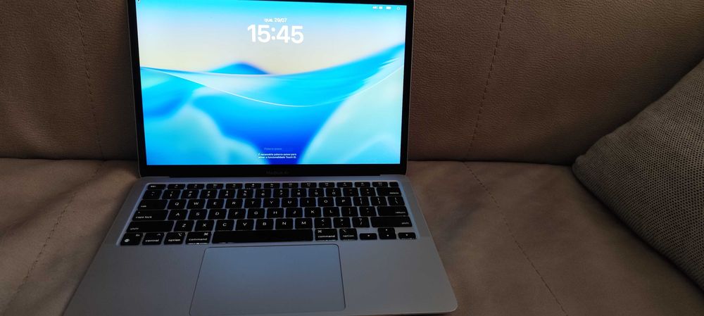 Macbook Air M1 16GB 2024 + HUB USB-C com disco NVMe 512GB