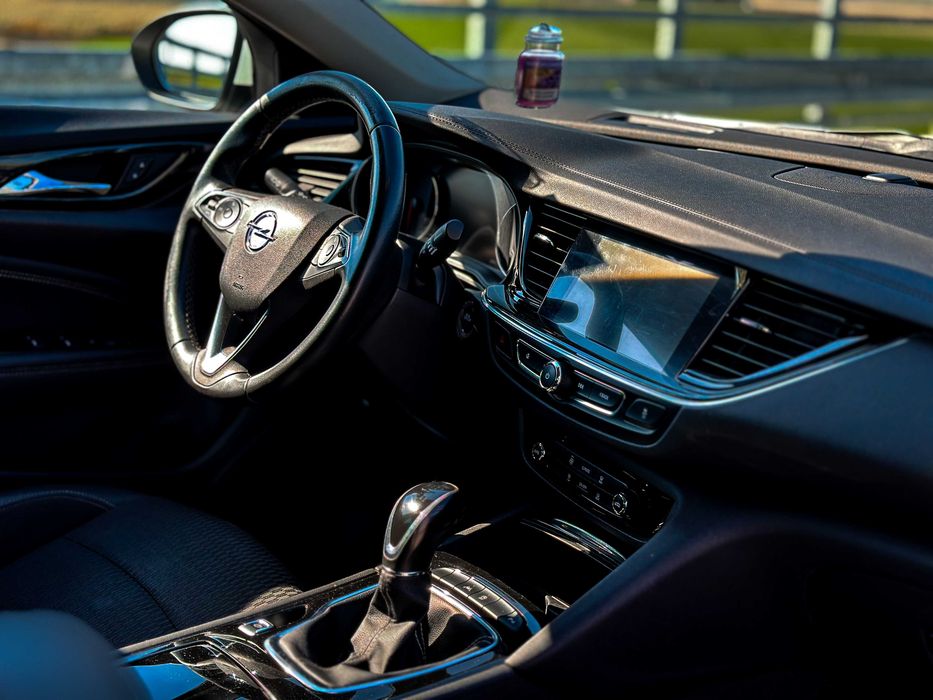 Opel Insygnia grand WYPOŻYCZALNIA, WYNAJEM samochodu osobowego i busów