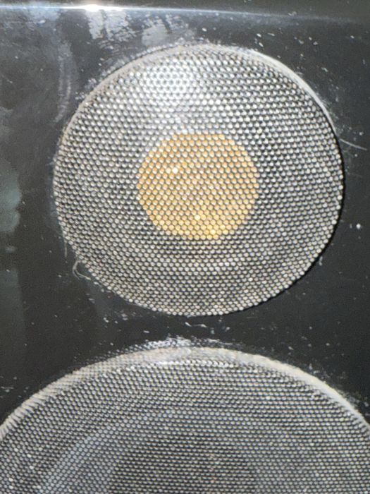 Varias colunas da monitor audio