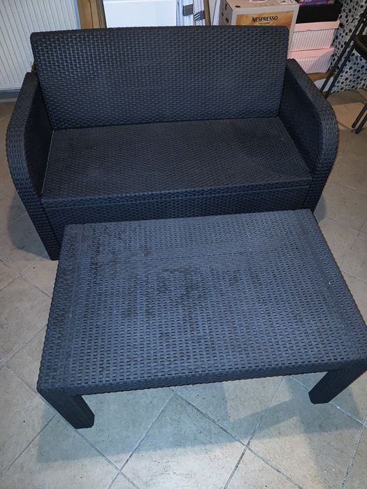 Stolik i kanapa ogrodowa