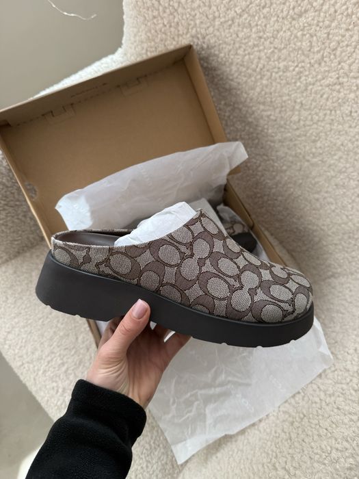 Тапки мюлі клоги  босоніжки Coach оригінал нові