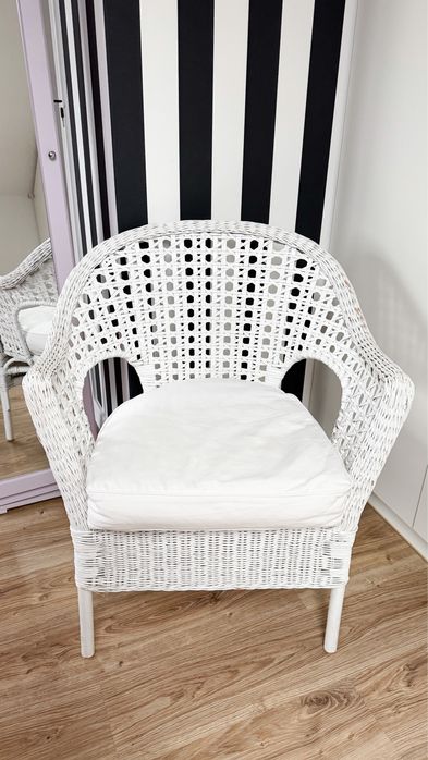 Fotel wiklinowy IKEA bialy