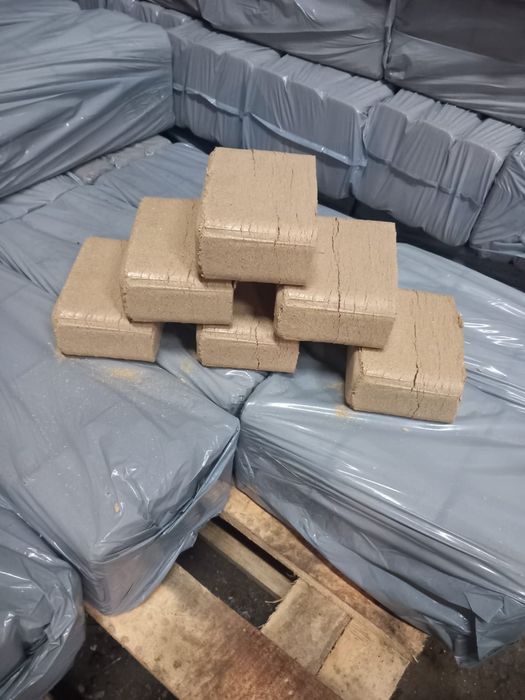 Węgiel na worki , drewno.