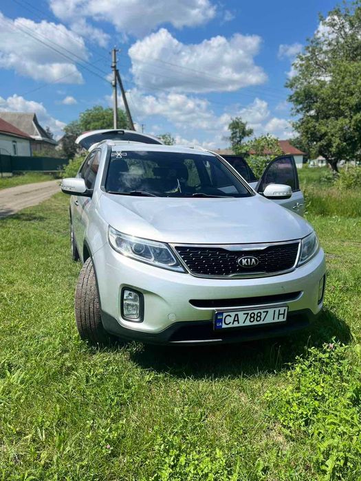 автомоболь KIA Sorento