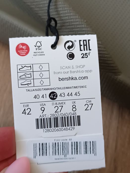 Japonki na platformie Bershka