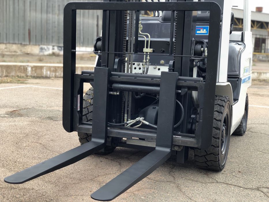 Навантажувач вилковий Nissan FG20 вилочный погрузчик, кара