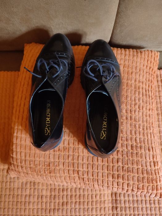 Buty damskie lakierowane Szydłowski