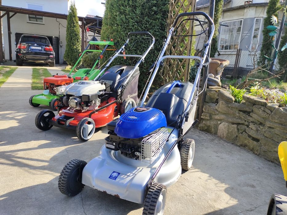 Газонокосарки косарки бензонові самохідні