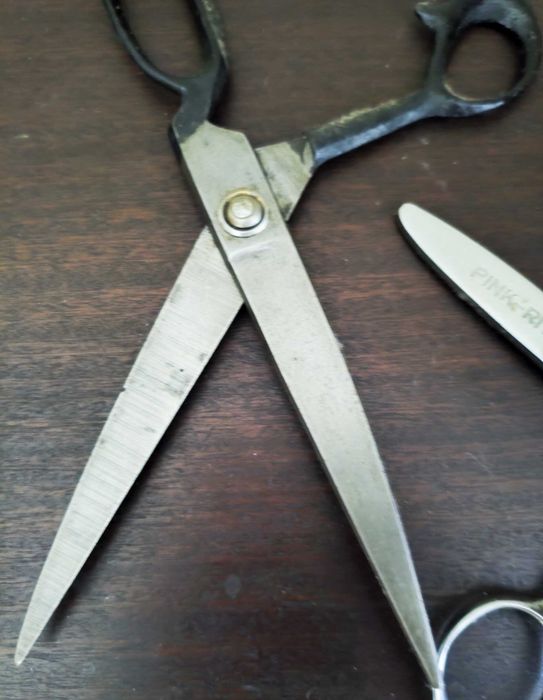 Lote 2 Tesouras de Costura / Alfaiate Vintage (Funcionais)