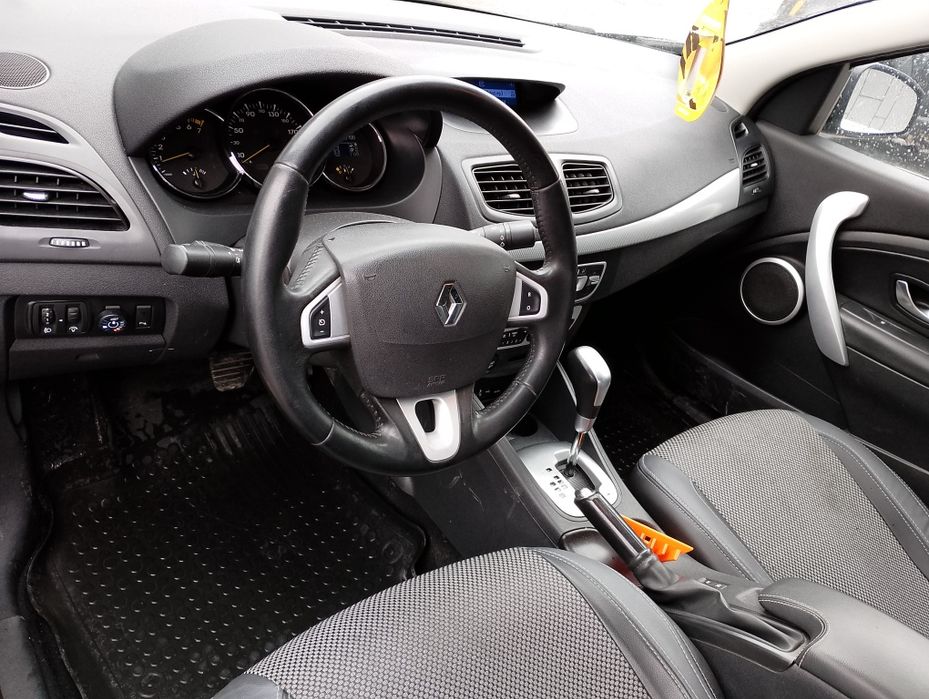 Оренда Renault Fluence