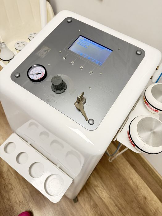 Hebe ,Oksybrazja , lipoliza , fale radiowe , kombajn kosmetyczny