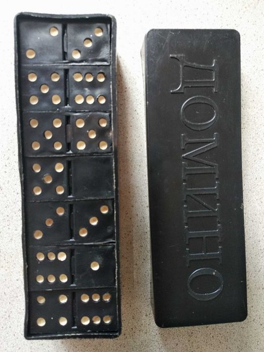 Настольна  гра  "Доміно"