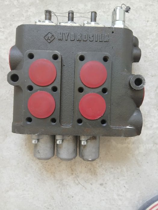 Екскаватор мтз юмз / Гідророзподільник HYDROSILA MP100.3.000A