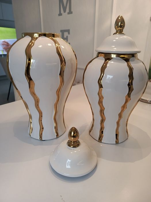 Amfory w dwóch wysokościach.