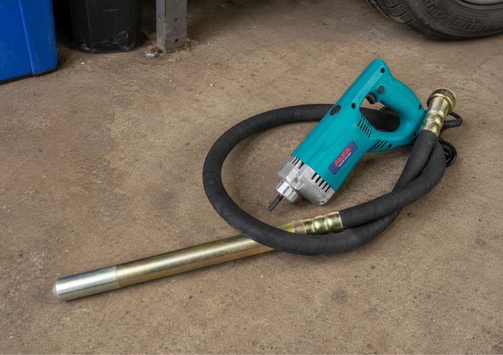 Wibrator elektryczny do betonu 230V 2000W buława 2m