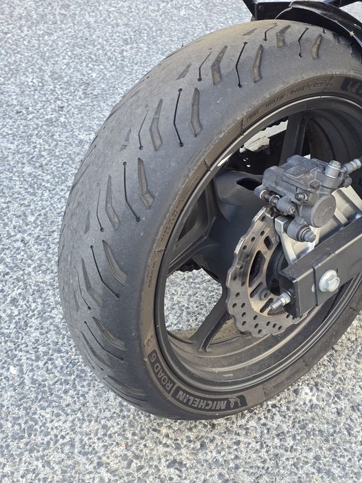 Pneus Michelin Road 6
