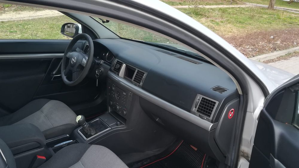 Sprzedam Opla Vectrę auto w kombi .