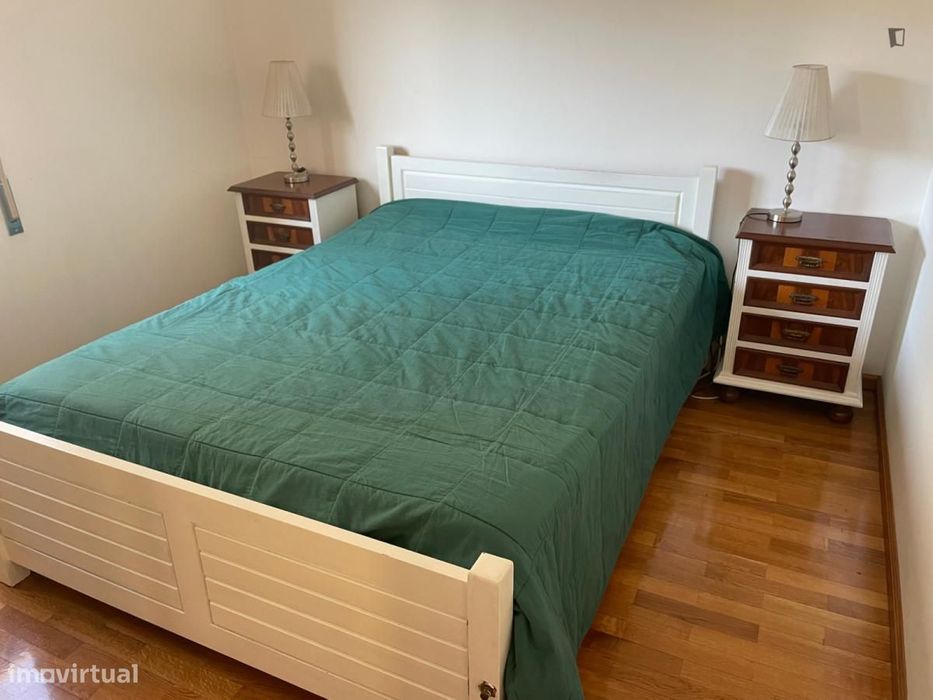 Quarto - localizado em Alto de São João Coimbra