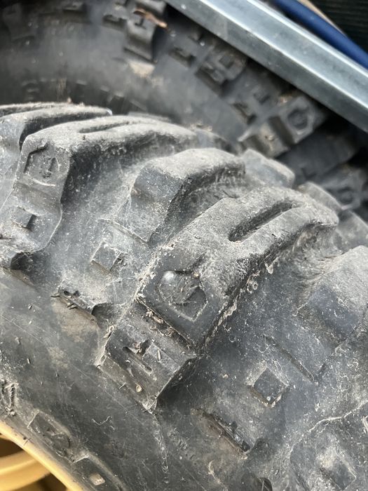 Jantes 16 6x139.7 + pneus 37x13-16LT