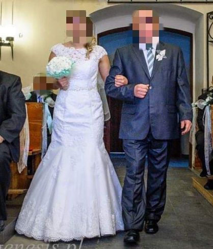 Suknia ślubna biała koronka podkreślająca talię