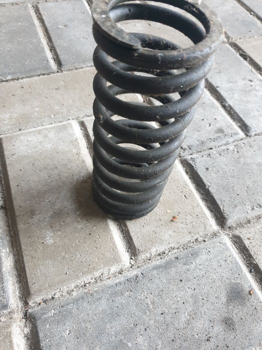 Продам пружины новые