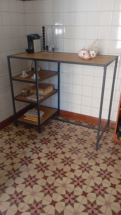 Mesa de bar Trappedal da Jysk