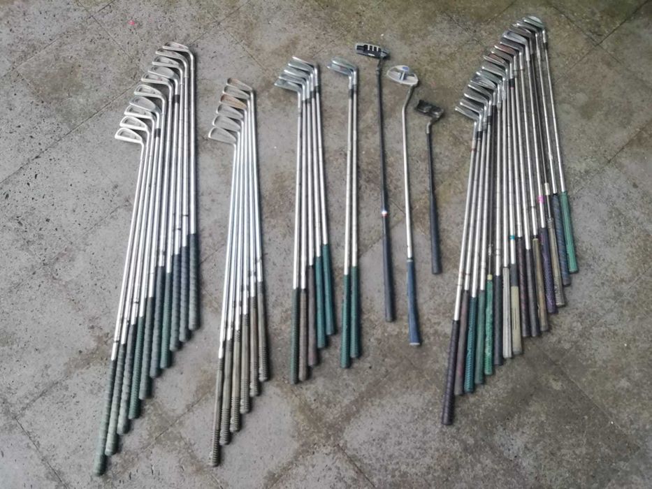 Vários Tacos de Golfe