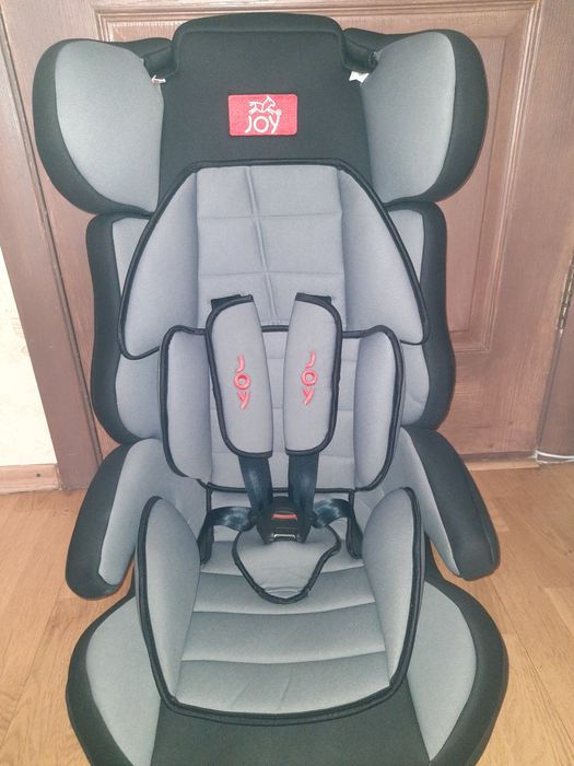 Продам дитяче автокрісло. В гарному стані.