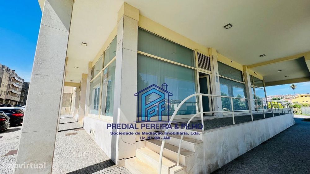 Escritório em estabelecimento / Baguim (Rio Tinto) / Próx. à CP e M...