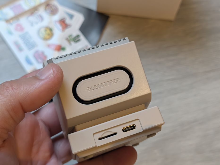 Coluna Bluetooth Retro pixel Divoom MiniToo