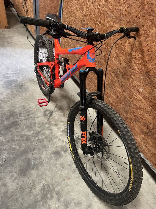 Bicicleta banshee rune mullet