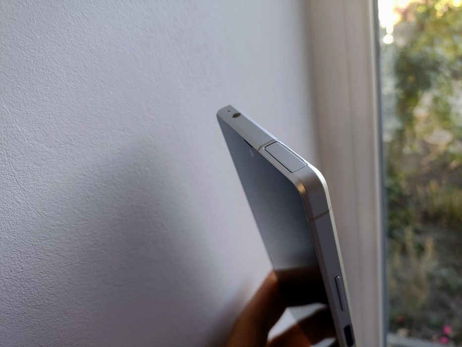 Мощный смартфон Sharp AQUOS R8 - 2sim IP68 8Gen2 6.4 240гц 256gb