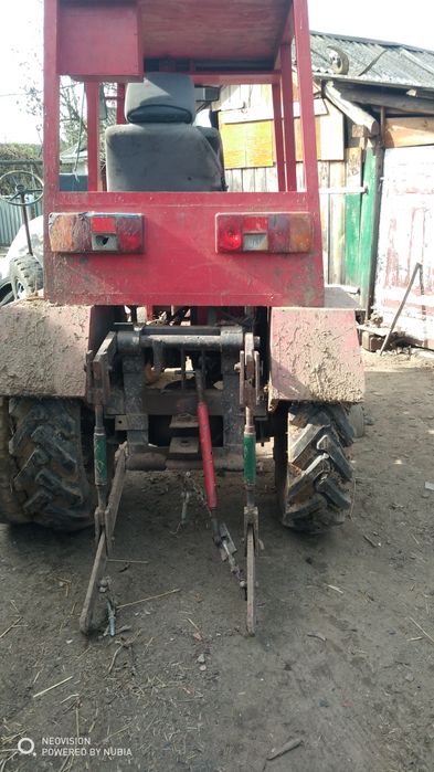 Скаладаю  саморобний тракторець