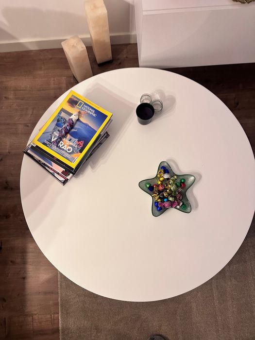 Matte White Lacquered Round Center Table64285349845634121