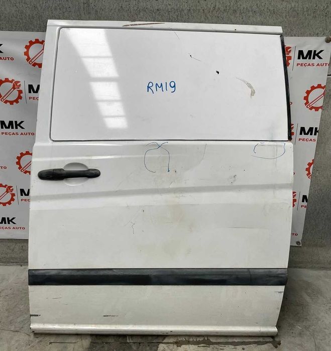 Porta lateral esquerda Mercedes Vito W639 Ano 2009