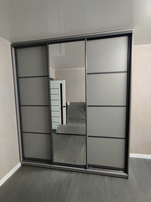 Кухні шафи-купе меблі під / на замовлення за індивідуальними розмірами