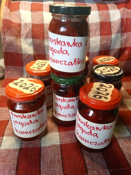 DŻEM truskawkowy z jagodą kamczacką