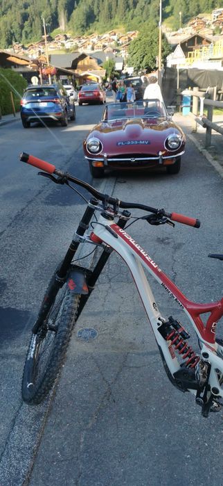 Commencal Supreme V4 DH 29   L-ka