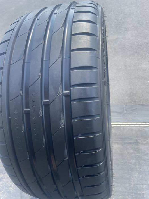 245/40/18 nokian hakka z