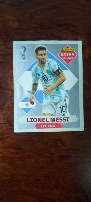 Vendo carta de prata do Messi Panini 2022 extra stickers em bom estado