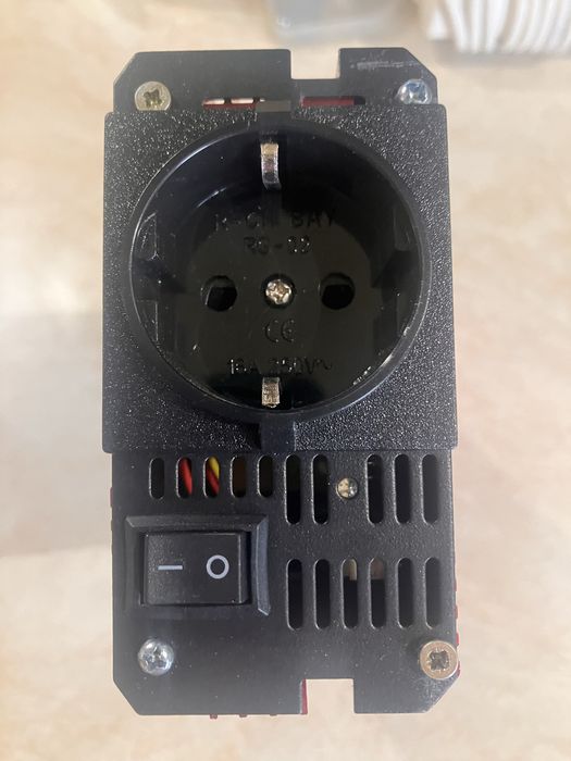 Инвертор 12в 220в. Мощьность длительная 800w, пиковая 2000w.