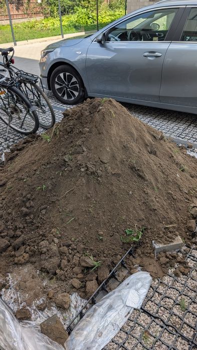 Wywóz ziemi i gruzu