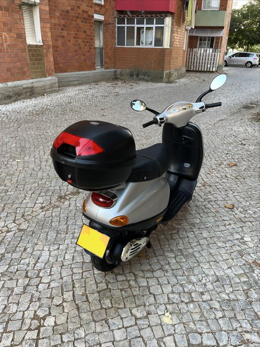Vende-se Vespa et2 50cc 1999