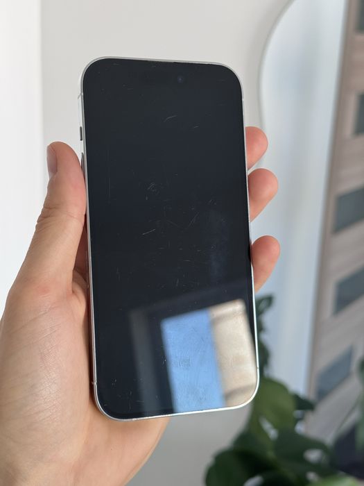 iPhone 14 Pro 128 gb Rsim є фізичний слот